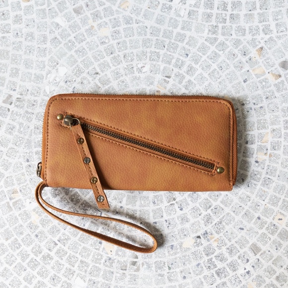 NWOT FREE PEOPLE Distressed Zip-Around Wallet - Brown Vegan Leather - Picture 2 of 10